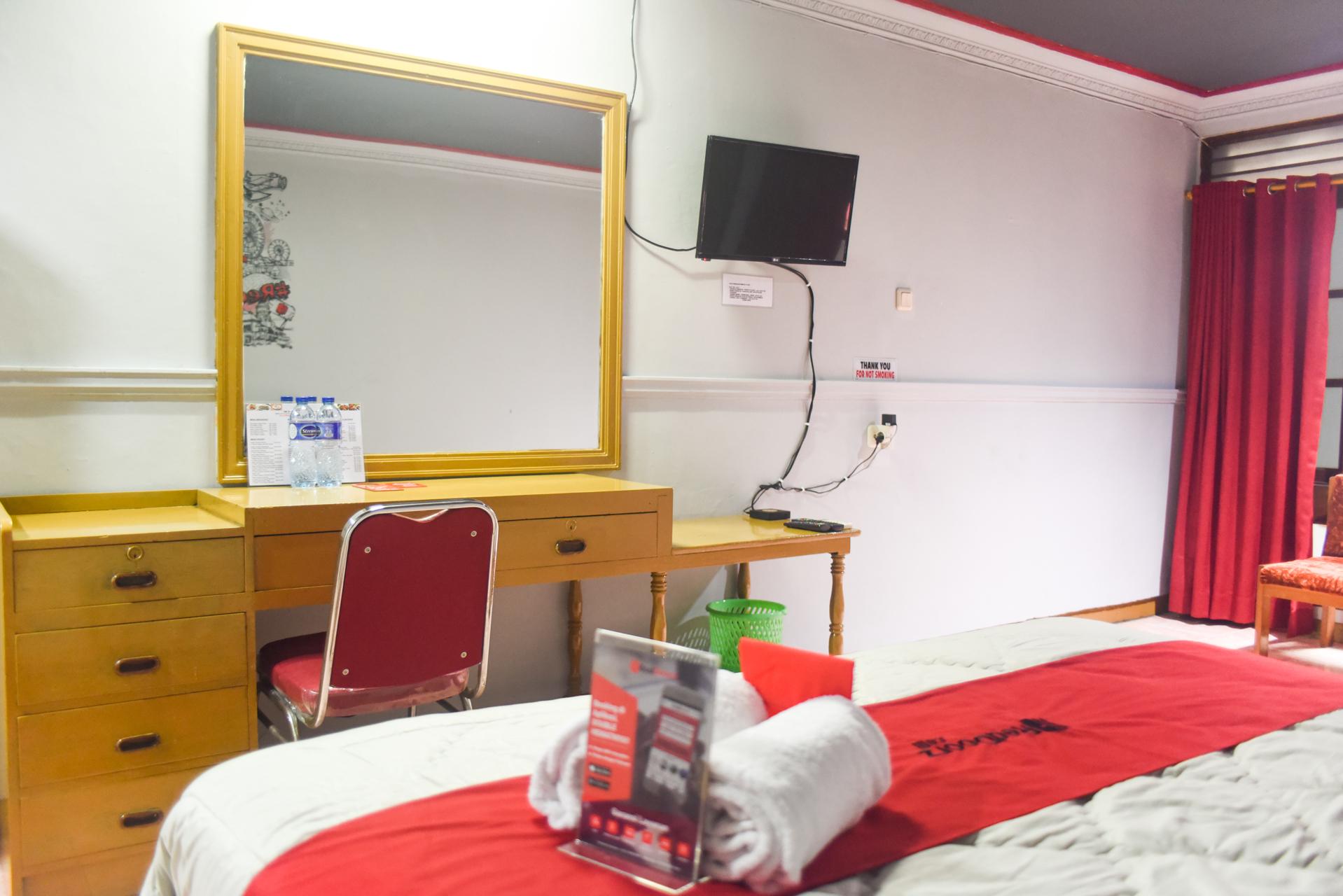 Reddoorz Plus Near Rscm Jakarta Exterior photo