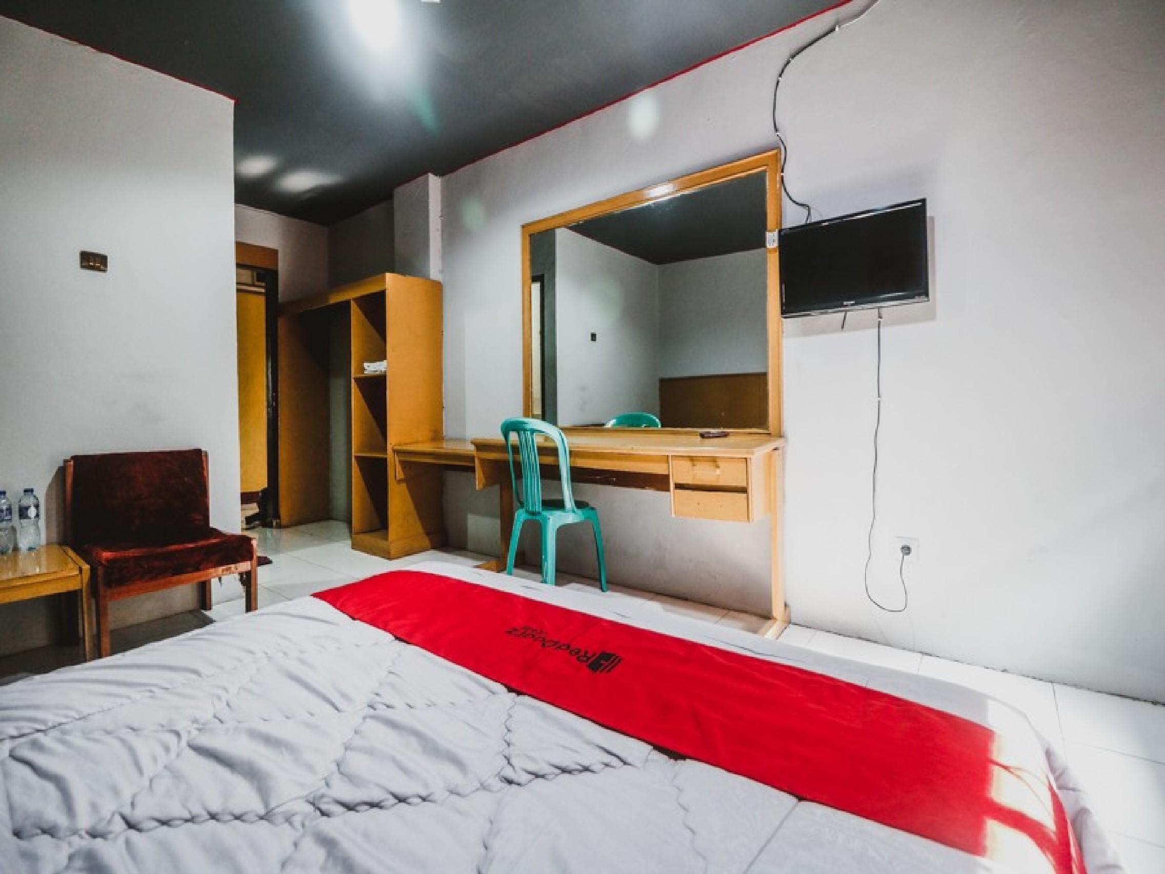 Reddoorz Plus Near Rscm Jakarta Exterior photo