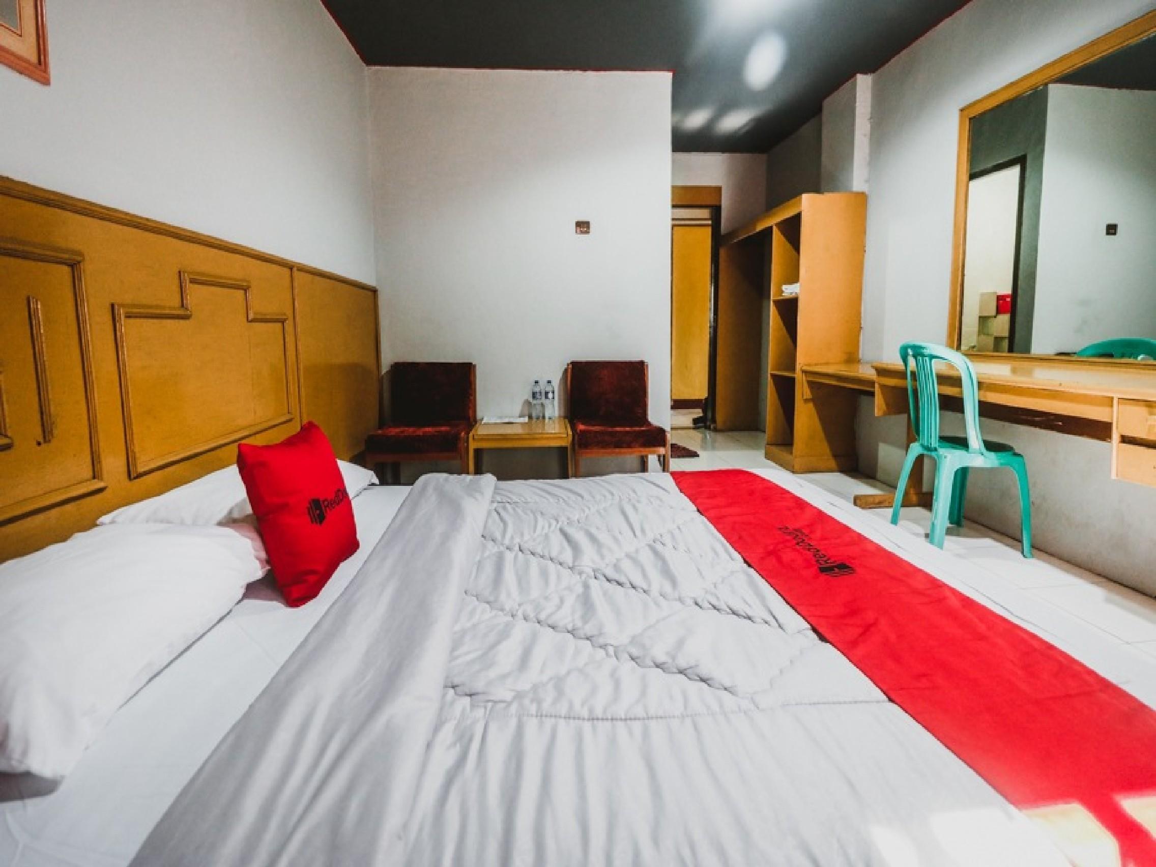 Reddoorz Plus Near Rscm Jakarta Exterior photo