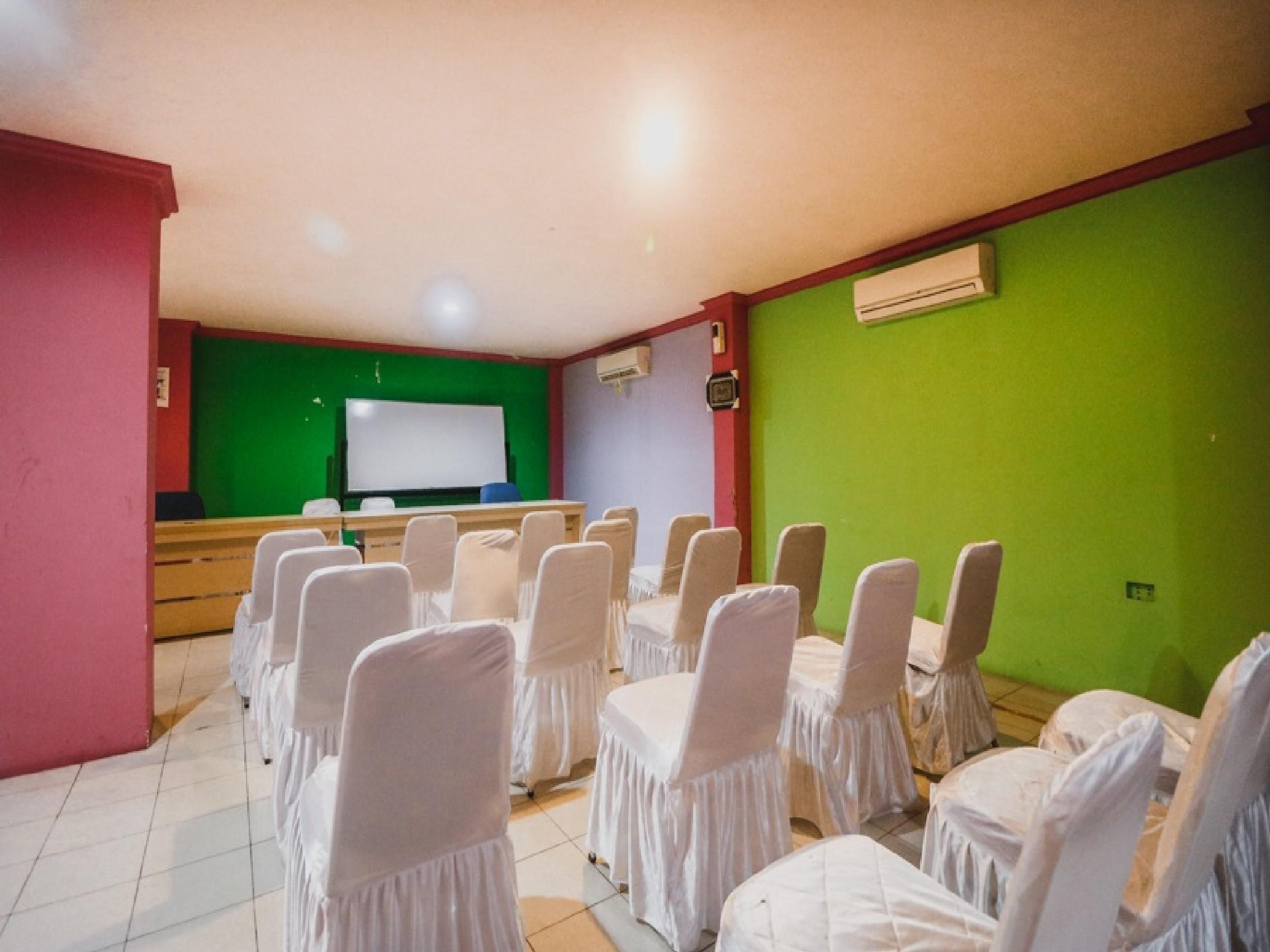 Reddoorz Plus Near Rscm Jakarta Exterior photo