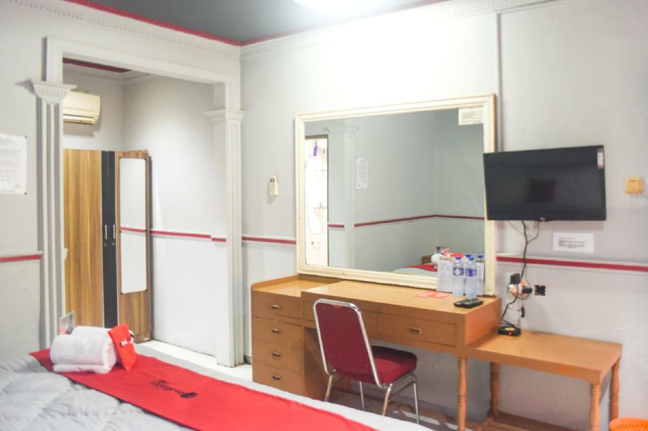 Reddoorz Plus Near Rscm Jakarta Exterior photo